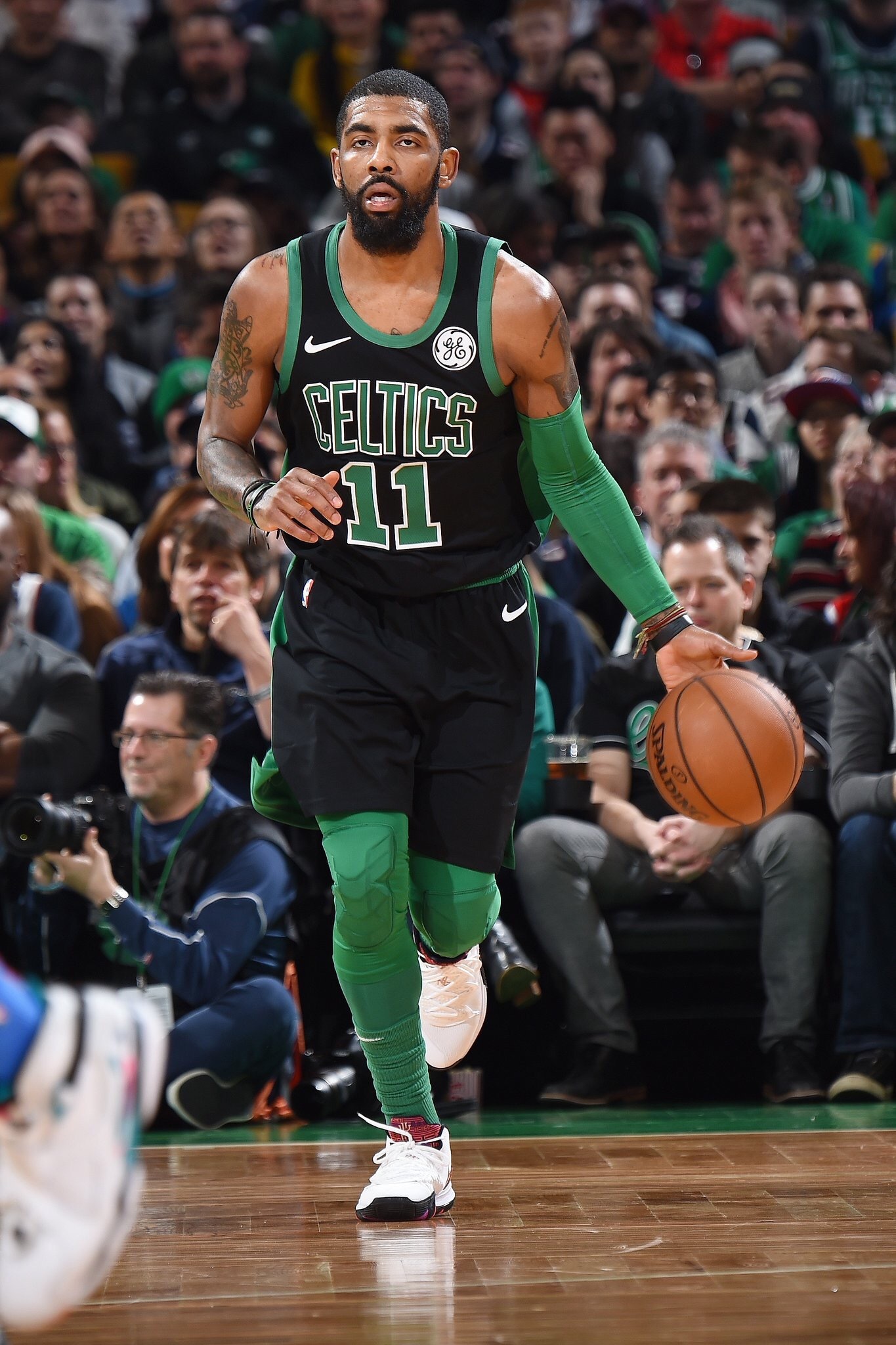 仅表现出他 仅表现出他