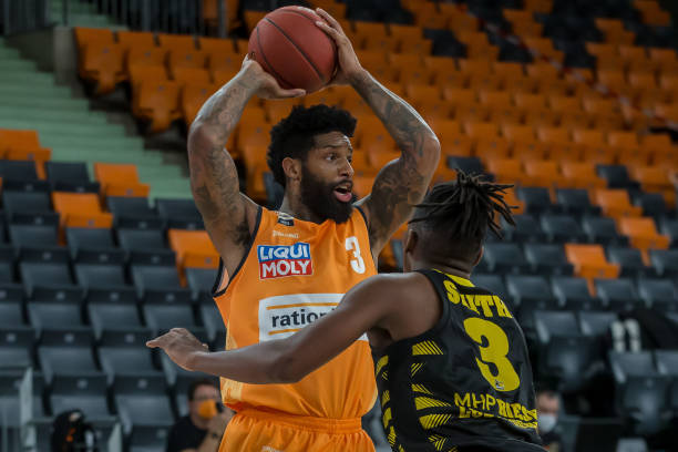 正成为决定 正成为决定