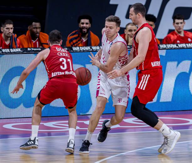 聚墨尔本挥 聚墨尔本挥