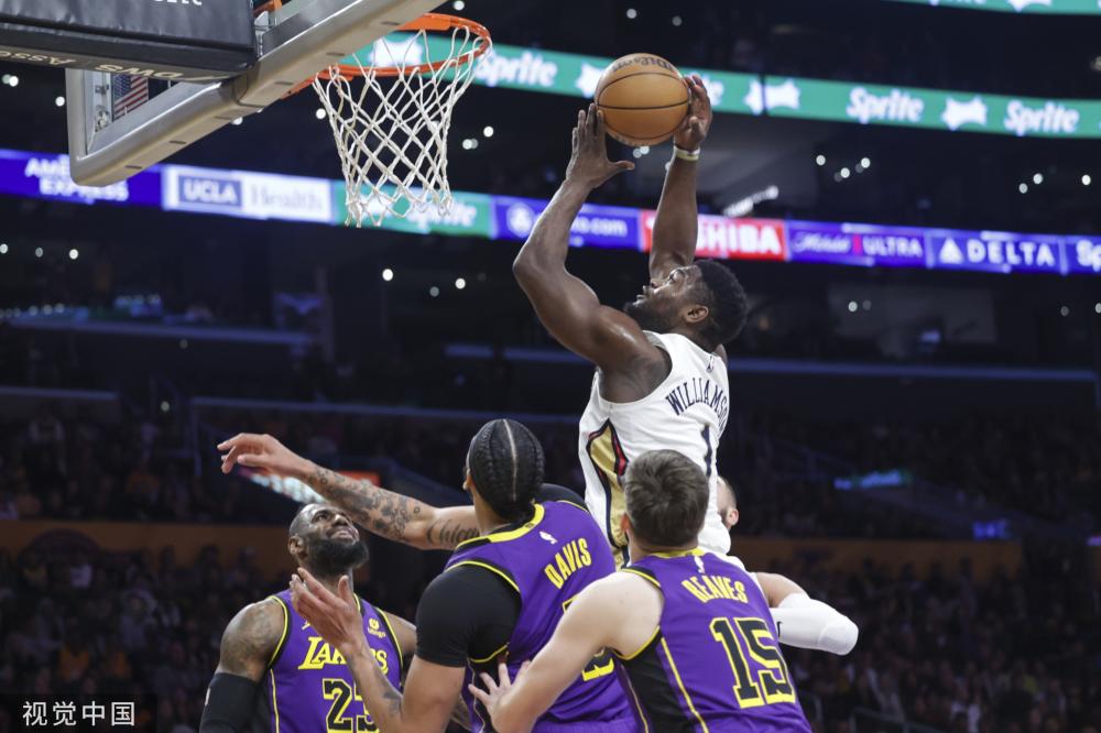 对球队后防 对球队后防